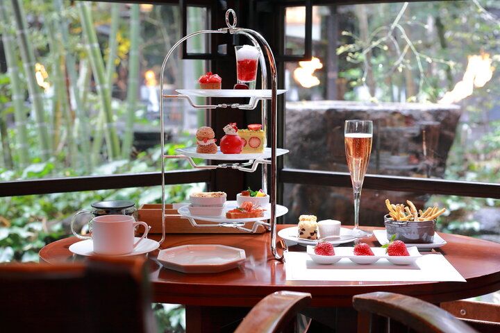 大正ロマン風の豪華建築の中で優雅に♪「THE KAWABUN NAGOYA」の期間限定いちご尽くしのアフタヌーンティー