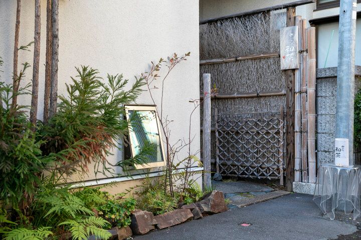 抹茶とスイーツを茶室でいただける和カフェ・神楽坂「和茶」。茶会体験も♪