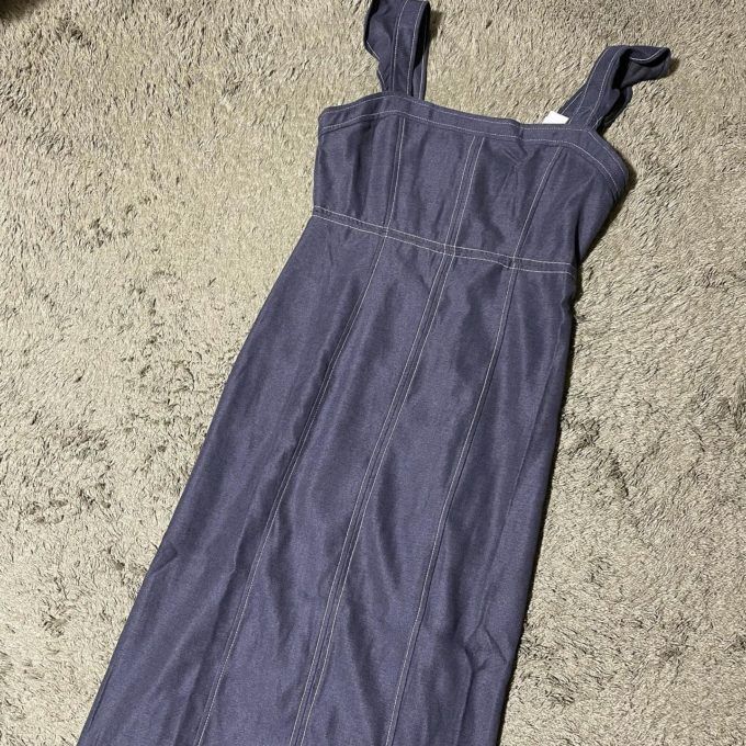 しまむらの「肩フリルジャンパースカート」