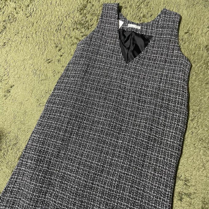 しまむらの「黒ツイードジャンパースカート」