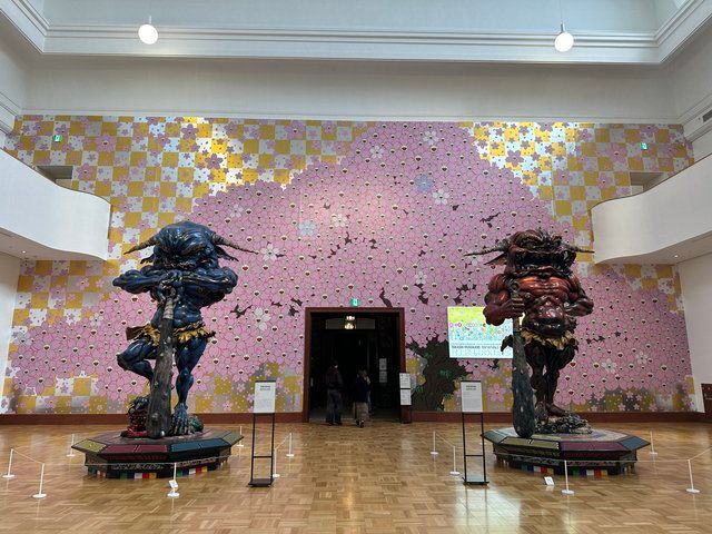 右｜村上隆《阿像》2014年 左｜村上隆《吽像》