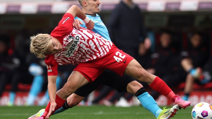 堂安律、無敗レヴァークーゼン相手に圧巻ゴール！敗戦のフライブルク監督は判定に怒り心頭