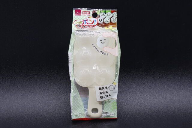 ダイソーのふってポン ふりふりごはんボール（6個用）のパッケージ