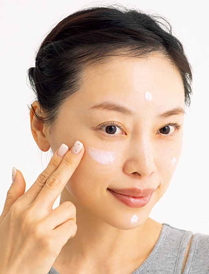 肌のシワを解決するフェイスパウダー メイク 下地