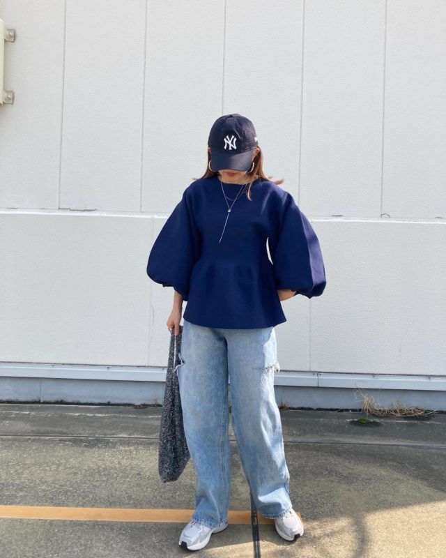 ニューエラ「キャップコーデの女性2」