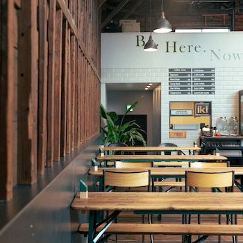 清澄白河で立ち寄りたい、自家焙煎コーヒーと自家製パンの店：iki Roastery & Eatery【ファージーの特等席 vol.16】