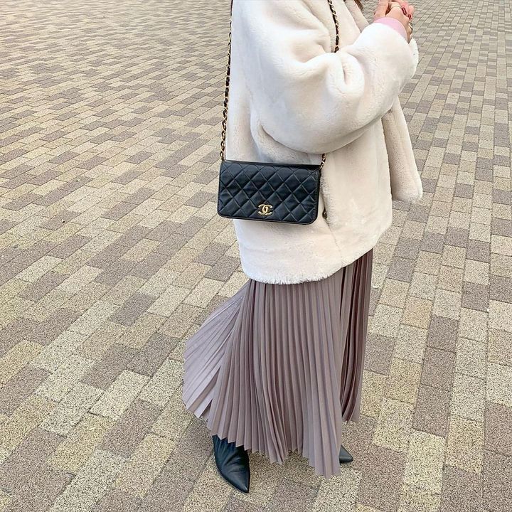 マトラッセを持つ女性