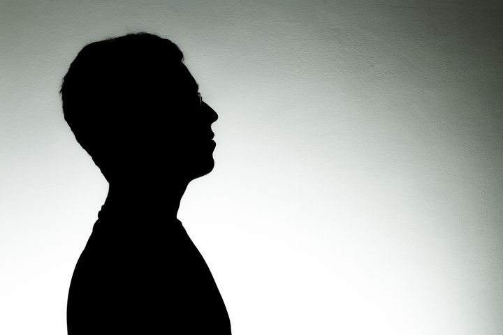 男性のシルエット