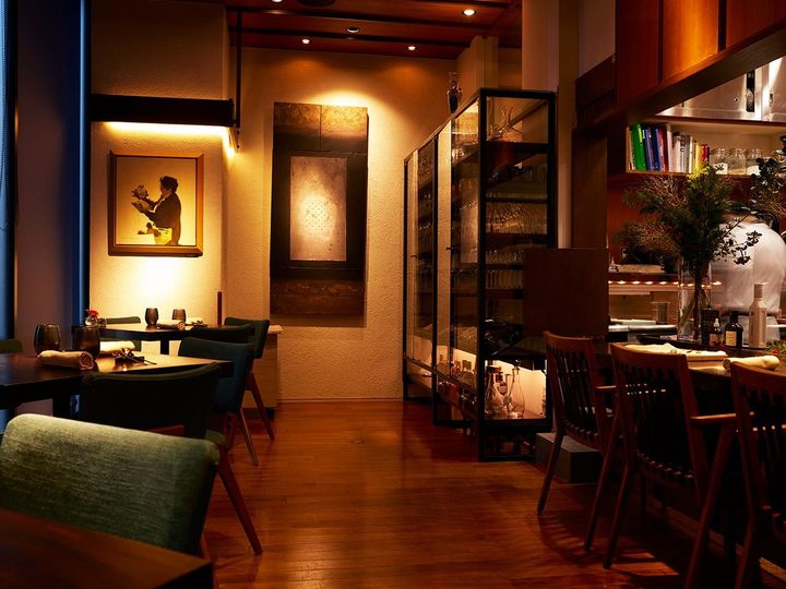 銀座1丁目『MASIA』の内観