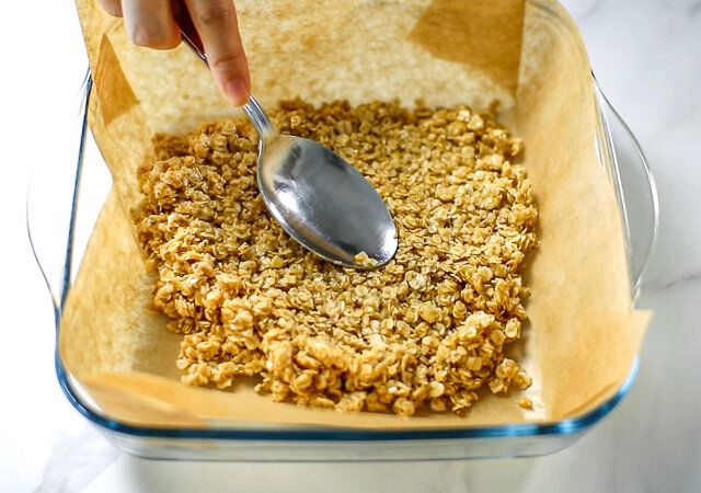 フラップジャック レシピ 平らに成型する