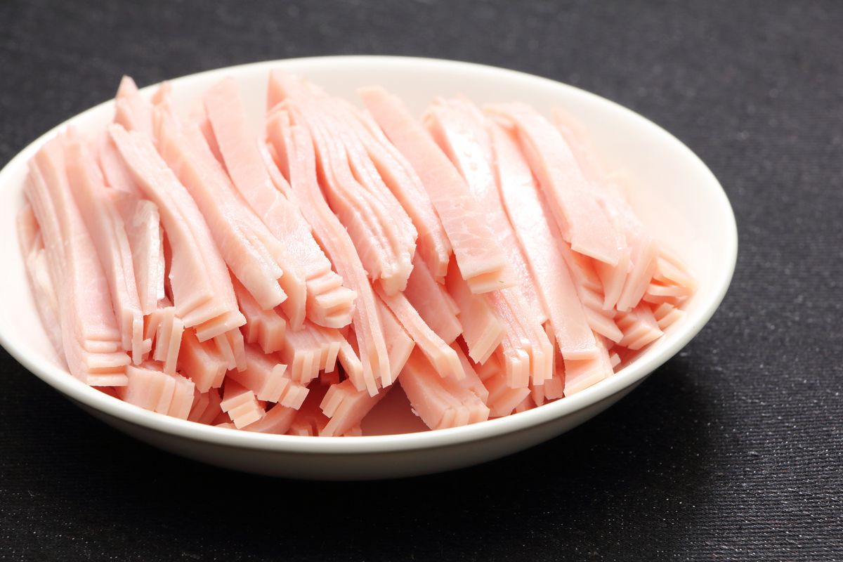 「ハム」普通に切らないでーー！包丁にくっつかない切り方が画期的すぎた