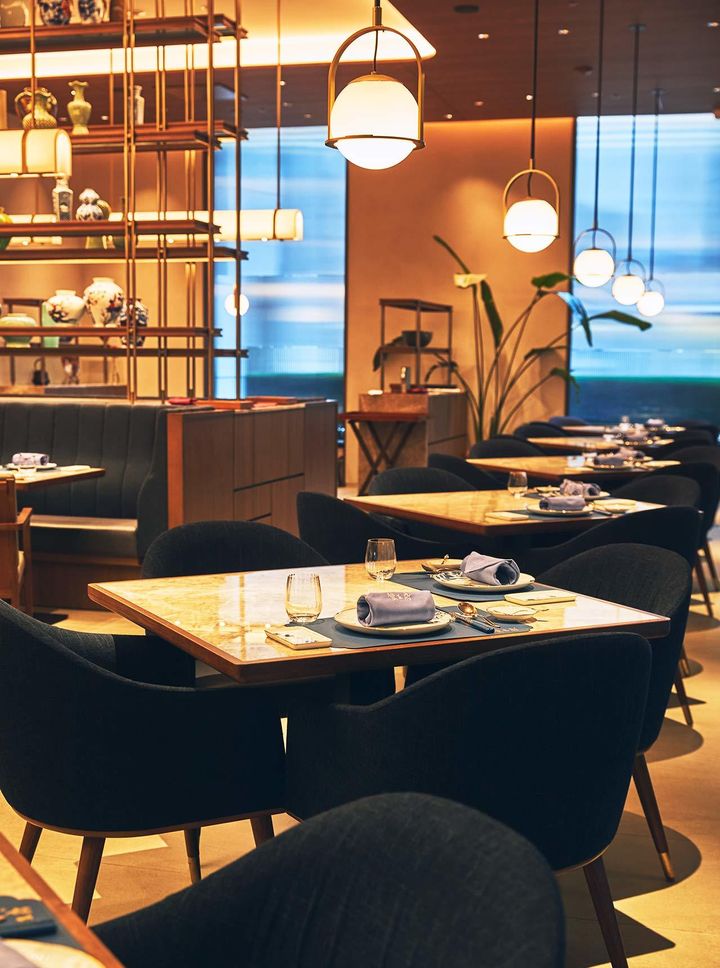 三越前『蟹王府』の内観