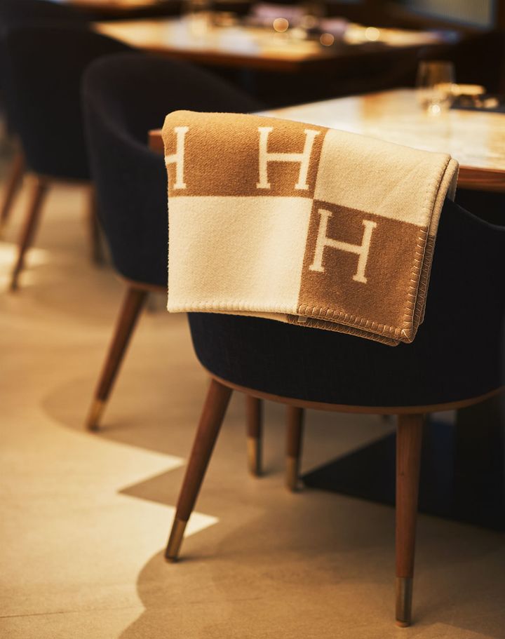 三越前『蟹王府』のブランケット