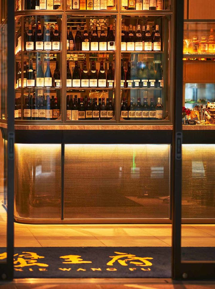 三越前『蟹王府』の入口