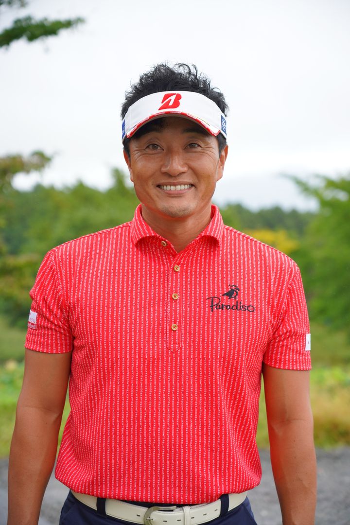 グリップだけで“飛距離”は変わる！シニアプロおすすめの握り方とは？