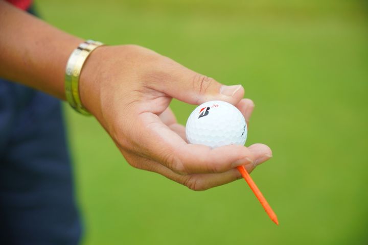 グリップだけで“飛距離”は変わる！シニアプロおすすめの握り方とは？