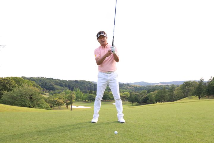 グリップだけで“飛距離”は変わる！シニアプロおすすめの握り方とは？