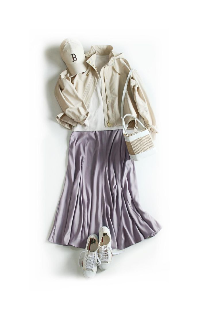 画像: 帽子は上と同じ ブルゾン¥35,200 ニット¥20,900 スカート¥25,300／MICA ＆ DEAL バッグ¥24,200／VIOLAd'ORO 出典：MICA&DEAL