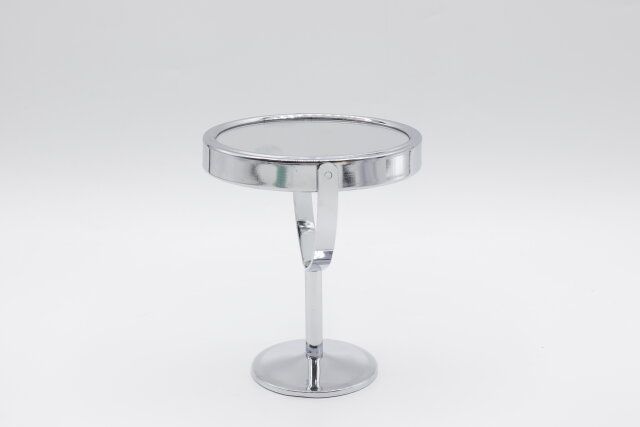 360度回転するダイソーのスタンドミラー 楕円