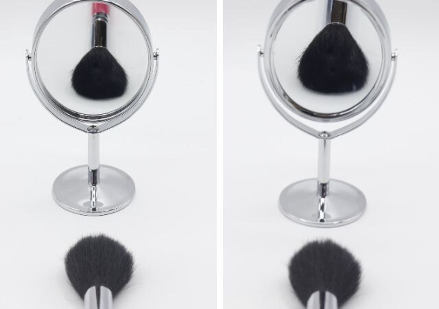 ダイソーのスタンドミラー 楕円の等倍・拡大鏡