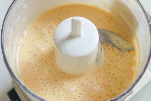 いちごのチーズケーキ レシピ 卵を入れて混ぜる