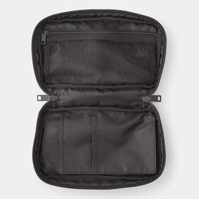 無印良品のナイロンブック型ポーチ グレー