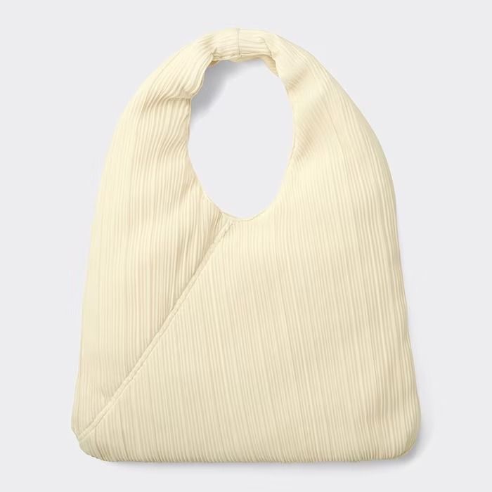 画像2: 出典：GU