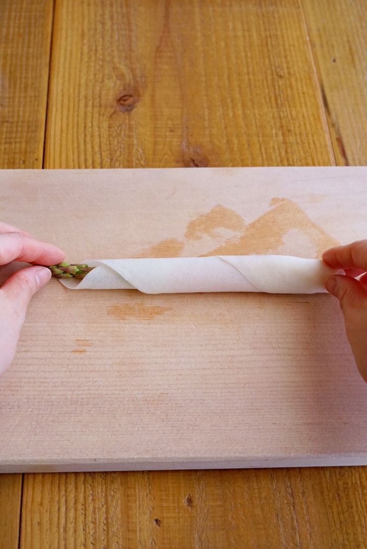 【調味料いらずの簡単レシピ】アスパラガスと生ハムの春巻き【料理家 あやかの旬野菜を使ったアペロおつまみ vol.8 〜レシピで旅するヨーロッパ〜】