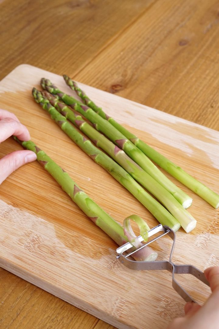 【調味料いらずの簡単レシピ】アスパラガスと生ハムの春巻き【料理家 あやかの旬野菜を使ったアペロおつまみ vol.8 〜レシピで旅するヨーロッパ〜】