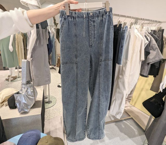 ブルーのコクーンジョガープルオンパンツ