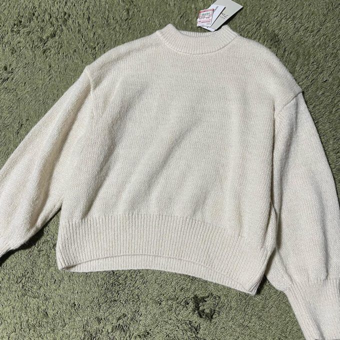 しまむらの「モックネックラメゆるプルオーバー」