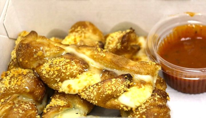 期間限定メニュー「チーズツイストブレッド」