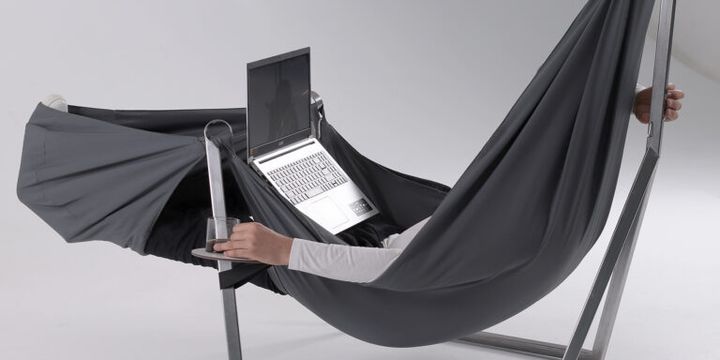 NASA考案!?まるで無重力空間のようなリクライニングチェアが凄すぎた…！