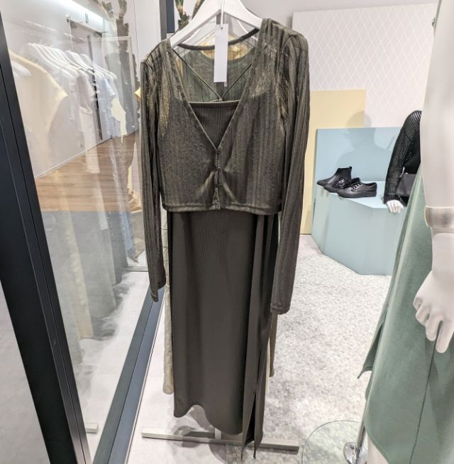 カーキの2ピースキャミソールワンピース