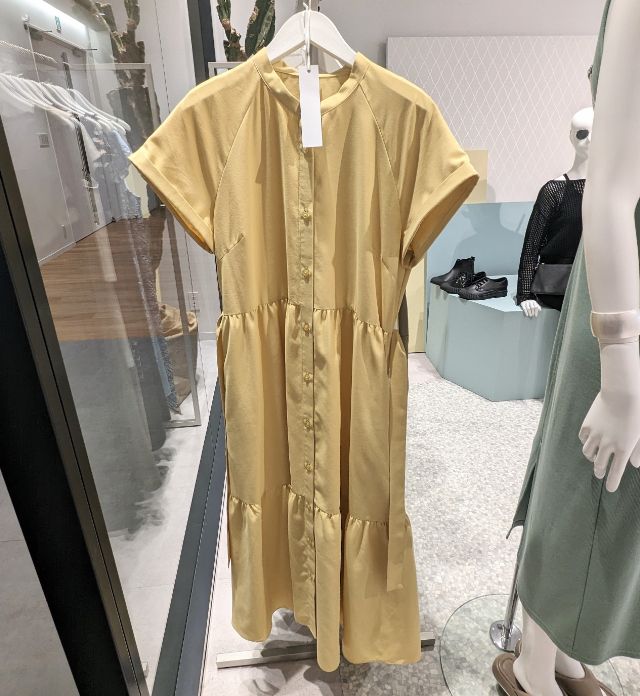 イエローのバンドカラーシャツワンピース(半袖)+E