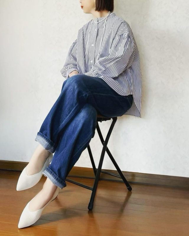 ストライプ＆デニムコーデの女性1