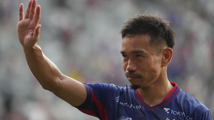 日本代表復帰の長友佑都、飛ばしまくる「俺はカメラが大嫌い」「時差ボケで長友はキツイか」