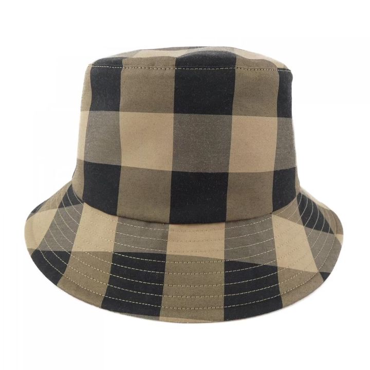 ディオールのバケットハット