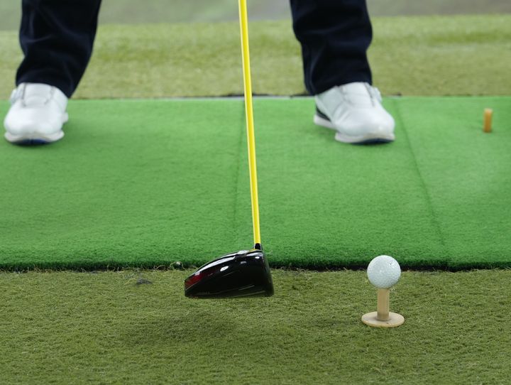 いつもよりボールを左に置くだけ！ 簡単に“飛ばせるアッパーブロー”で打てるコツ