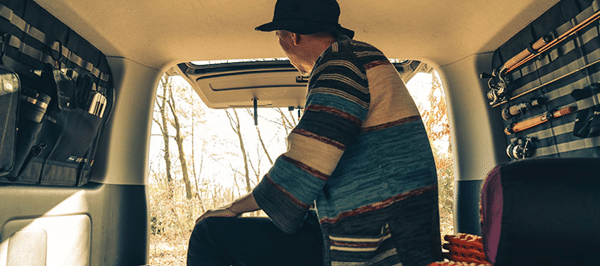 車中泊をもっと快適に！圧倒的多機能の最新シェードが便利すぎる