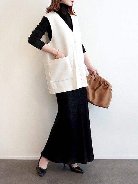 ベストでつくる春のレイヤードスタイル