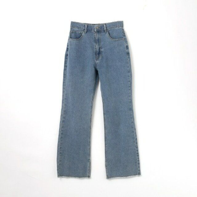しまむらのデニムフレアパンツ