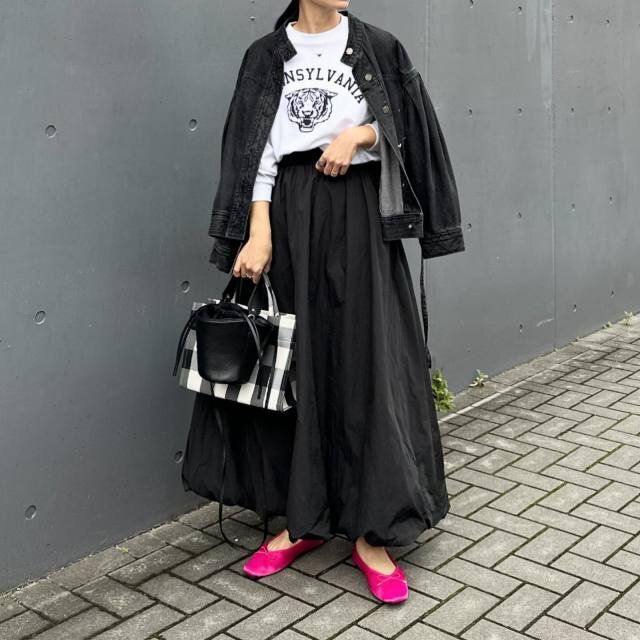 2024年春大人女子におすすめの黒スカートコーデ