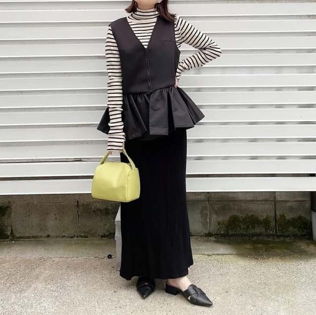 2024年春大人女子におすすめの黒スカートコーデ