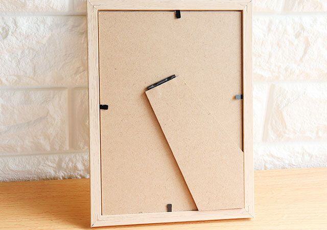 セリアの木目調スタンドミラーの背面