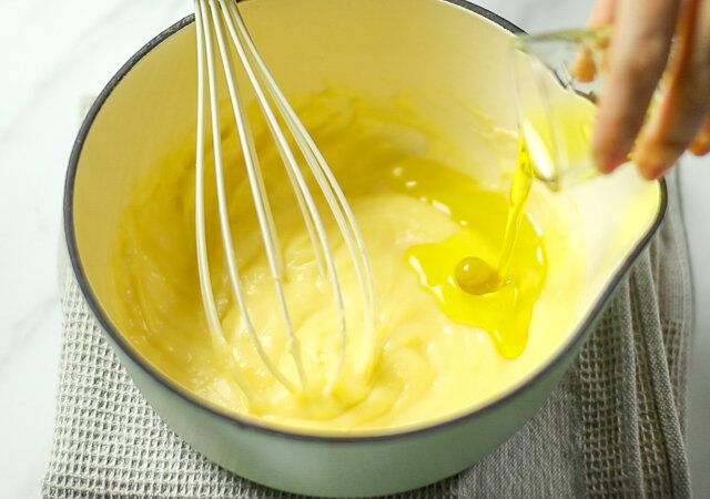 桜のいちごタルト レシピ 火から下ろしオリーブオイルを加える