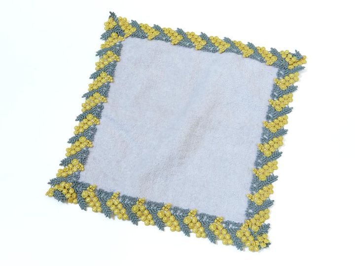 画像: 【近沢レース店】のタオルハンカチ／本人私物 出典：ftn