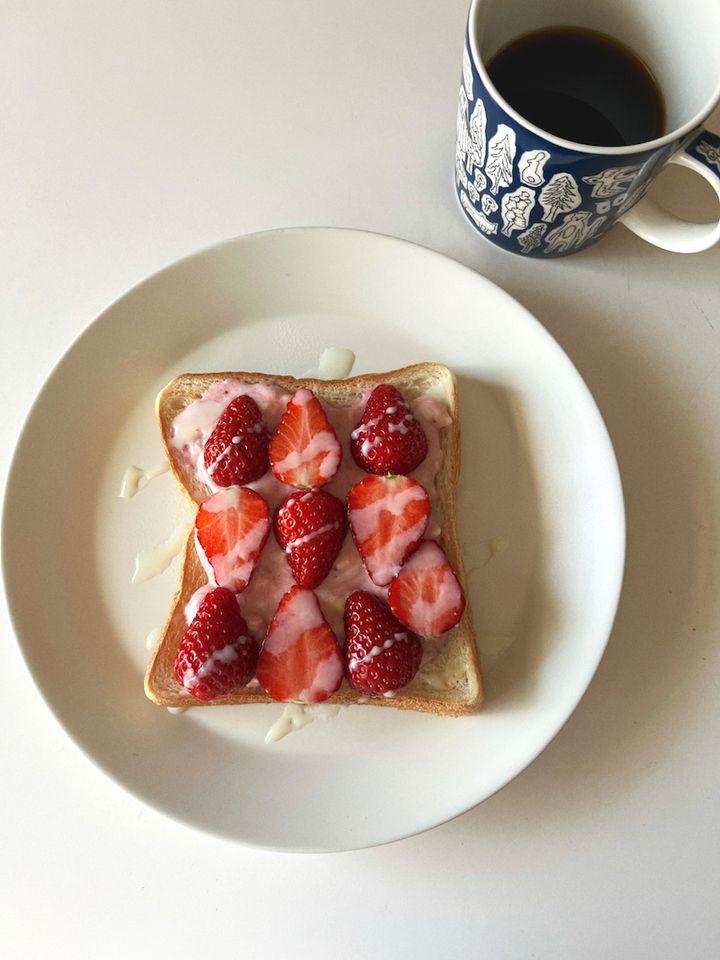 【簡単レシピ】ショートケーキないちごトースト【渡辺友美子のコーヒーに合うお菓子のレシピ vol.35 〜レシピで旅するヨーロッパ〜】