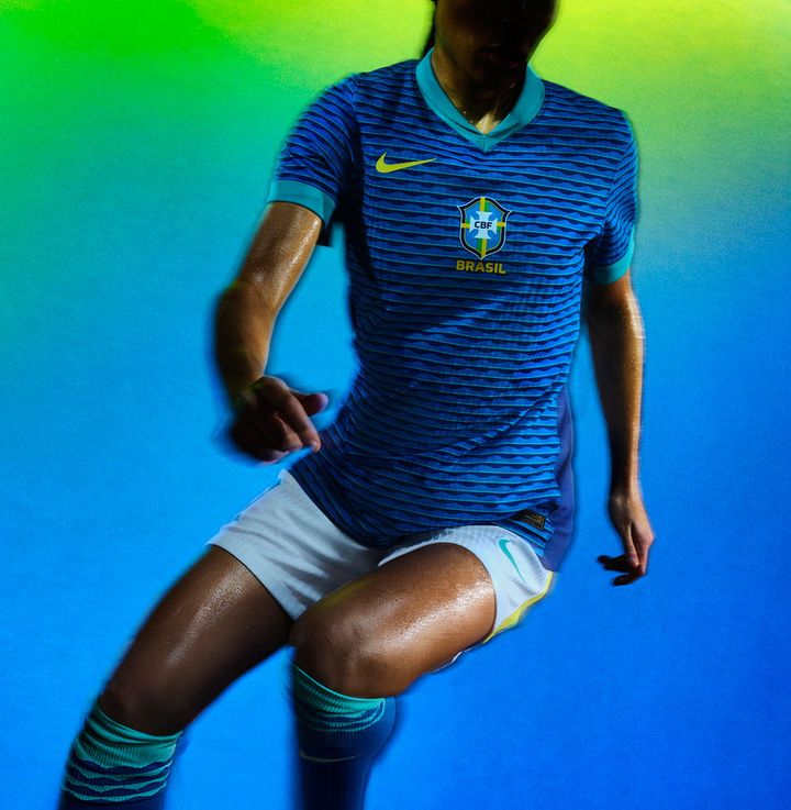 ブラジル代表、コパ・アメリカ2024に向けた新ユニフォームを発表！アウェイは“真夏の海で着たい”爽やかブルー