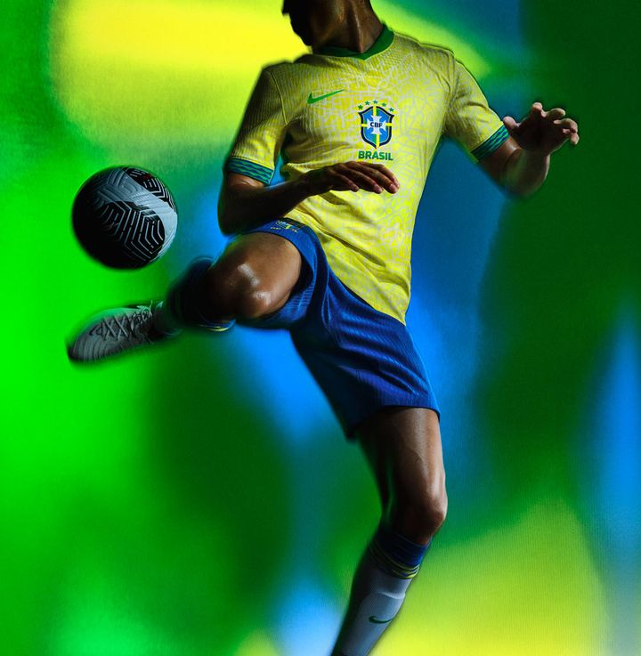 ブラジル代表、コパ・アメリカ2024に向けた新ユニフォームを発表！アウェイは“真夏の海で着たい”爽やかブルー